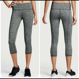 VICTORIA SECRET SPORT KNOCKOUT CAPRIS NWT
